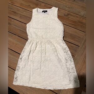 White Lace Sleeveless Dress / 11 yrs